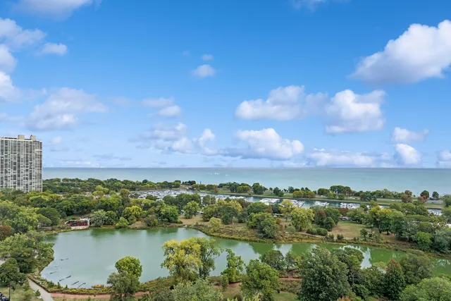 $475,000 | 2440 North Lakeview Avenue, Unit 11D, Chicago, IL 60614