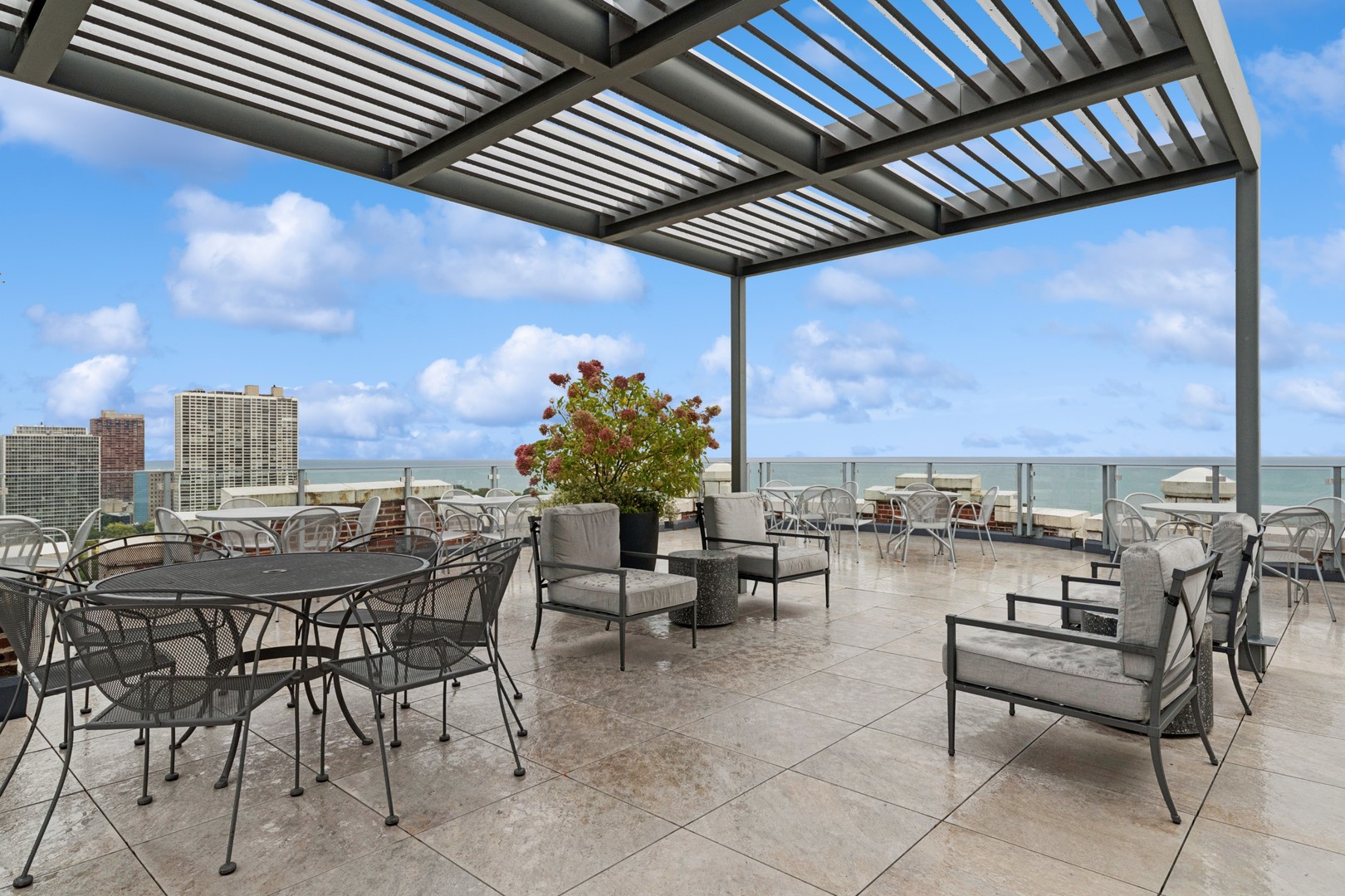 2440 North Lakeview Avenue, Unit 11D Chicago, IL 60614 - Photo 20 of 21