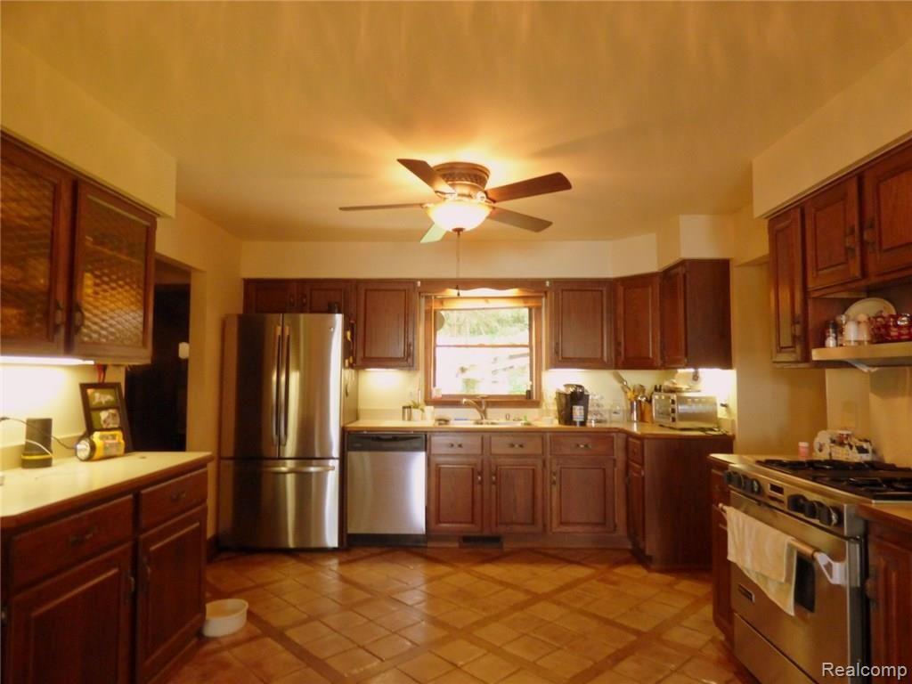 350 Bruin Lake Road Gregory, MI 48137 - Photo 3 of 35 3 KITCHEN.JPG