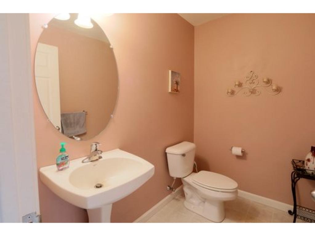 144 South Ridge Drive Manchester, NH 03109 - Photo 13 of 23 Gallery Image 13