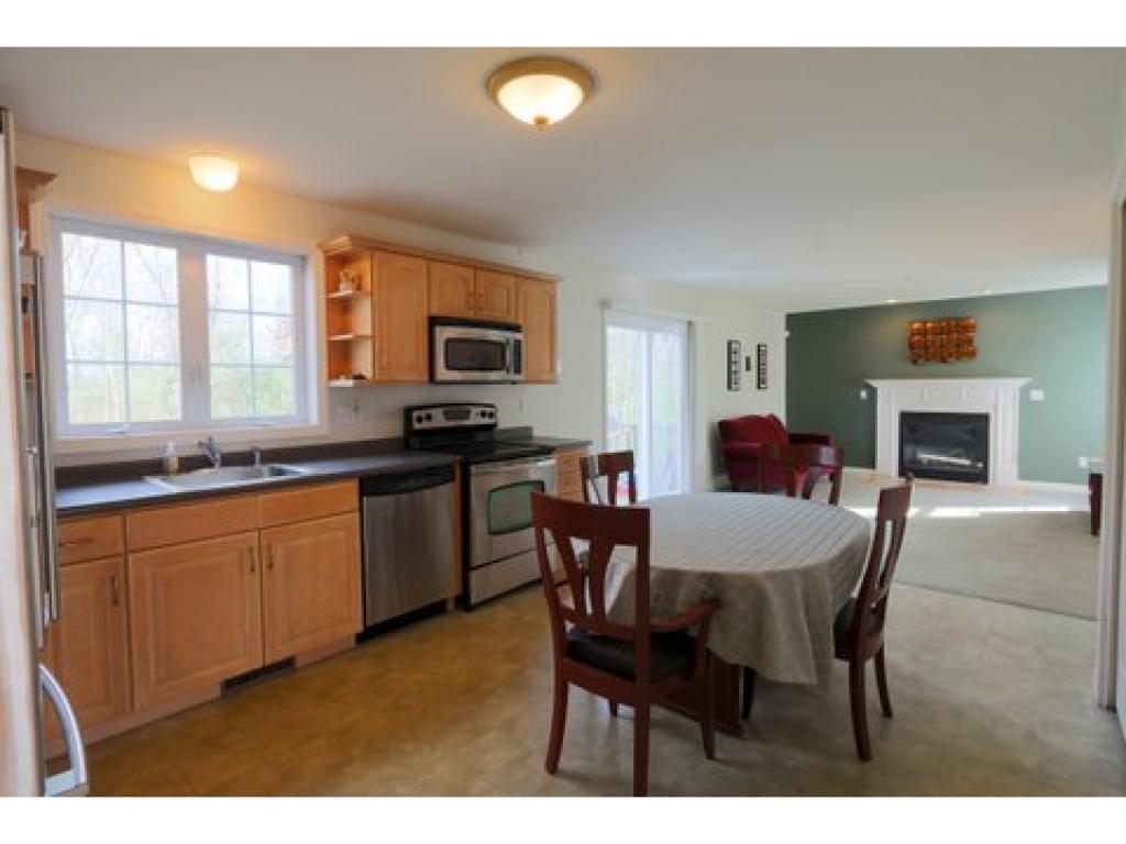 144 South Ridge Drive Manchester, NH 03109 - Photo 3 of 23 Gallery Image 3