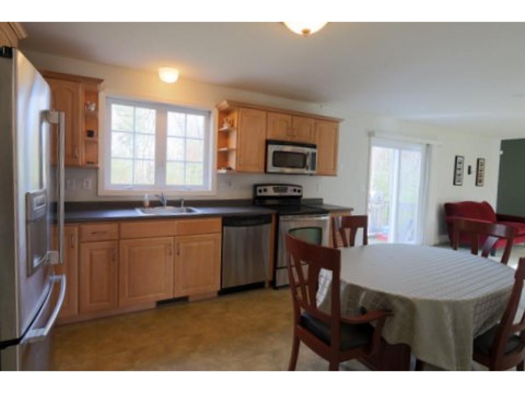 144 South Ridge Drive Manchester, NH 03109 - Photo 4 of 23 Gallery Image 4