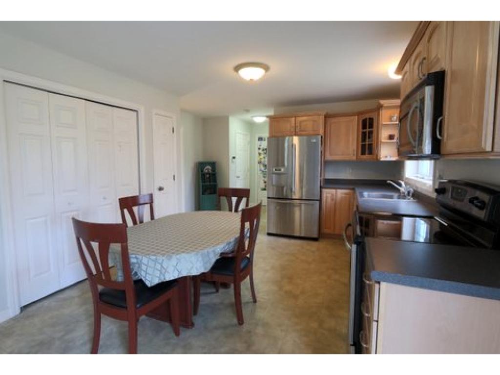 144 South Ridge Drive Manchester, NH 03109 - Photo 5 of 23 Gallery Image 5