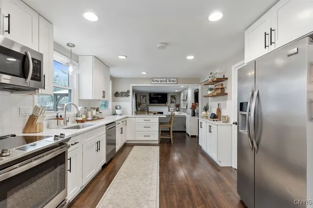 $379,900 | 4265 Inverrary Drive, Clay, NY 13090