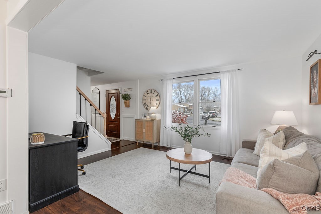 4265 Inverrary Drive Clay, NY 13090 - Photo 8 of 48