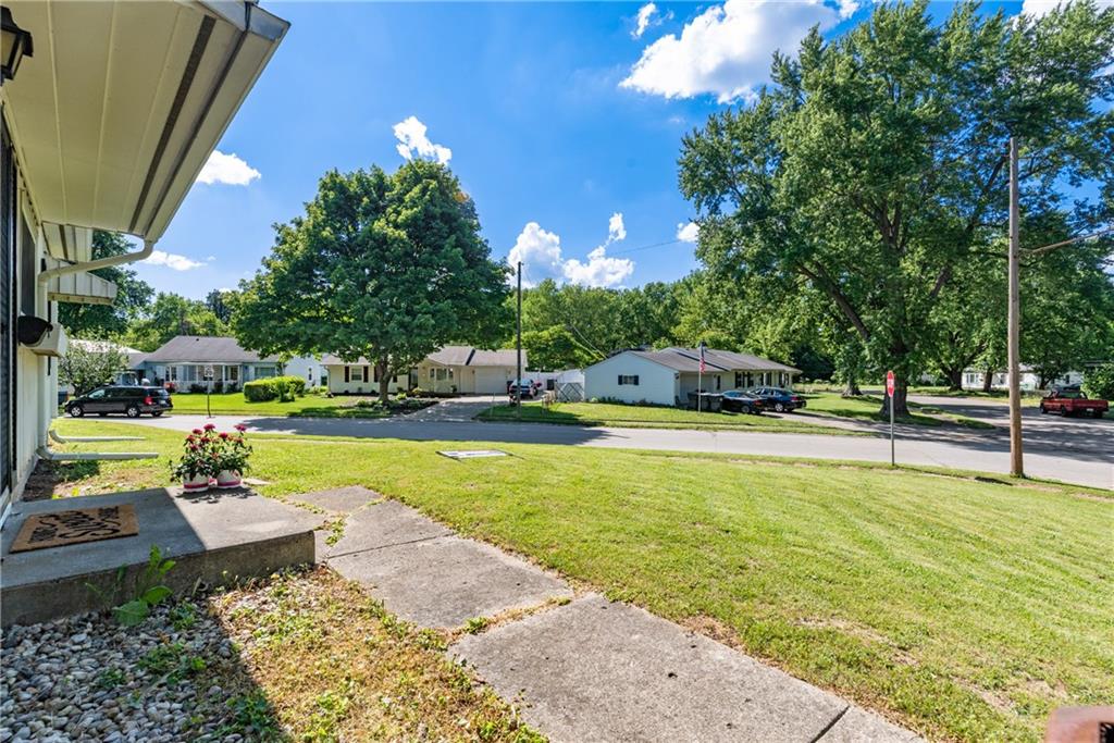 323 Eastman Road Chesterfield, IN 46017 - Photo 5 of 19