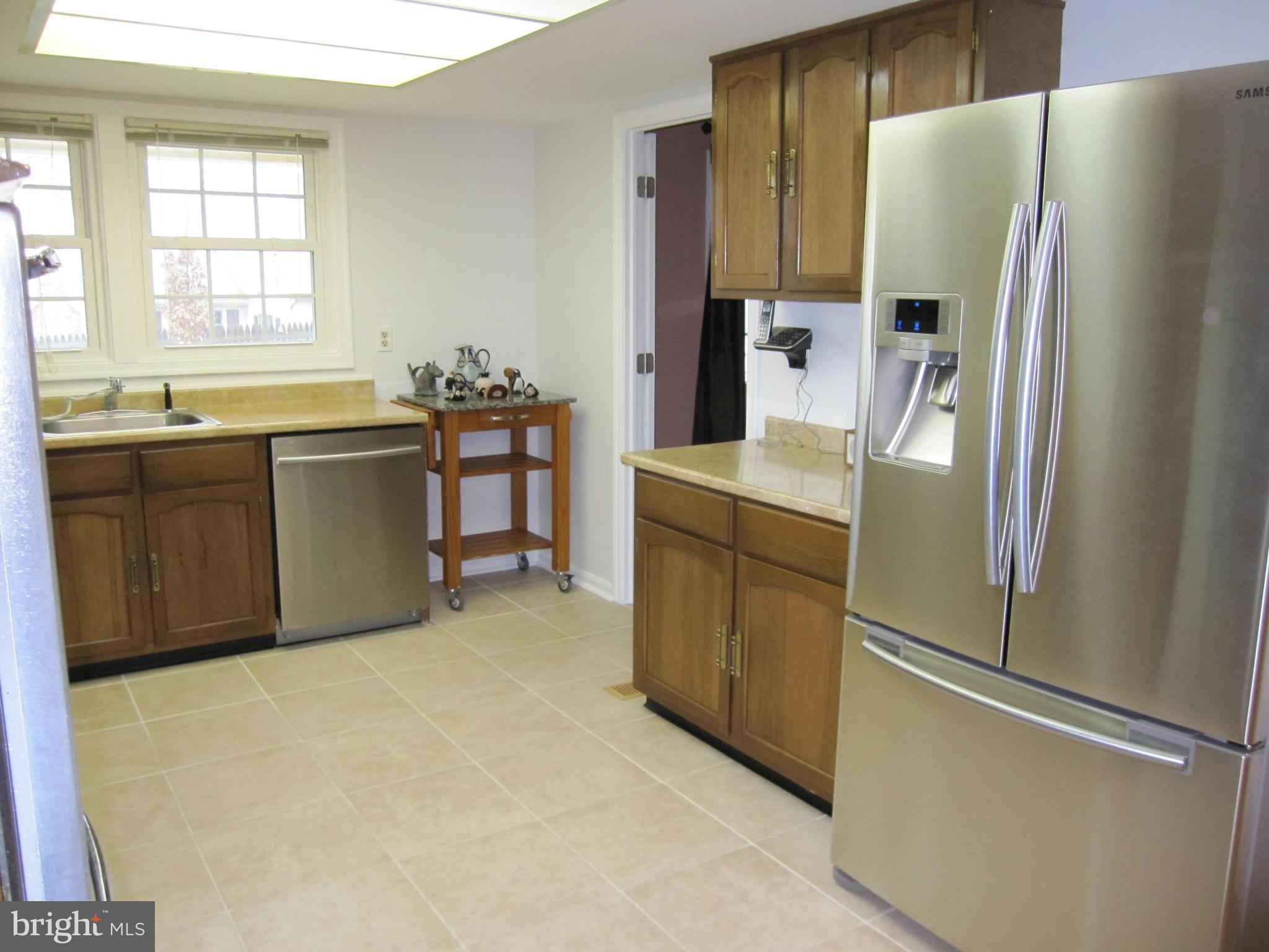 2947 Birchtree Lane Silver Spring, MD 20906 - Photo 5 of 25 Kitchen