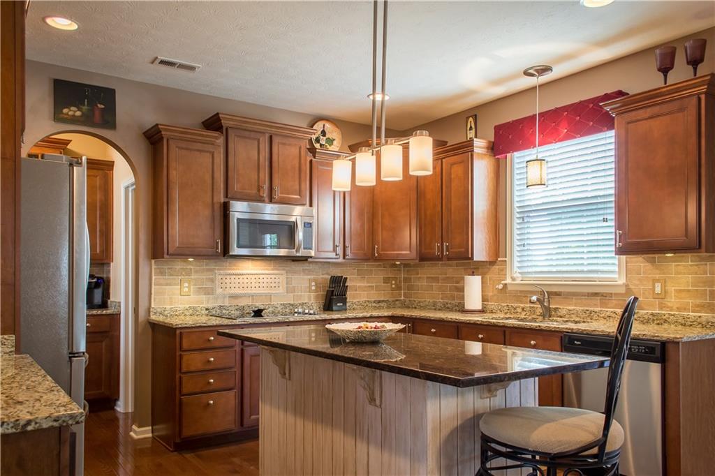 12386 Wolverton Way Fishers, IN 46037 - Photo 5 of 24 Gallery Image 5