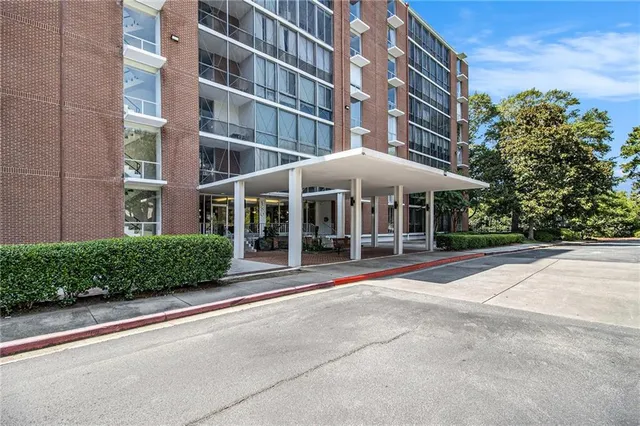 $194,000 | 130 26th Street Northwest, Unit 404, Atlanta, GA 30309