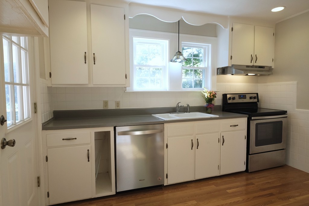3 Coolidge Road Milton, MA 02186 - Photo 7 of 29