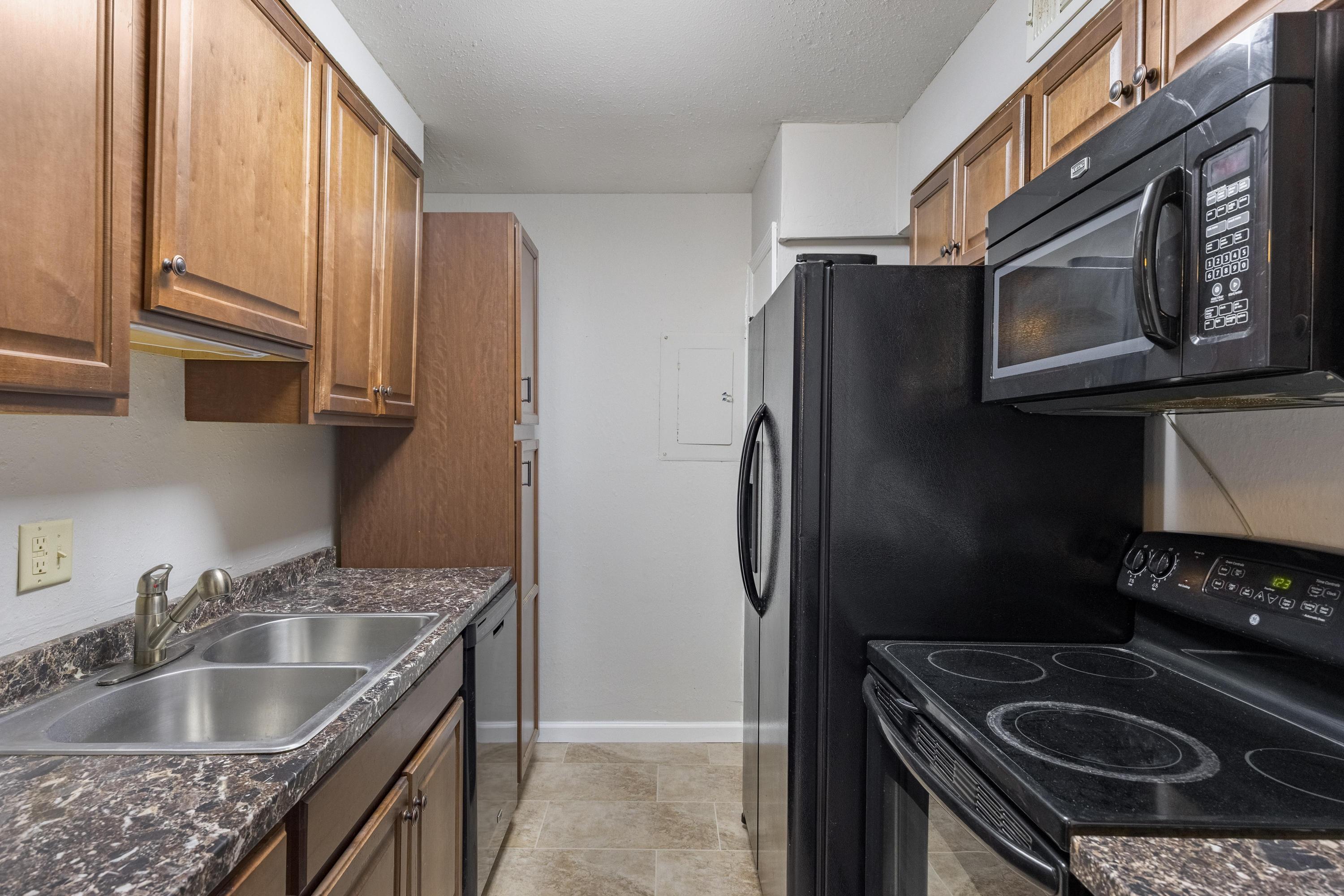 900 Mountain Creek Road, Unit E71 Chattanooga, TN 37405 - Photo 13 of 46 2026_02_February_900_Mountain_Creek_Rd_0