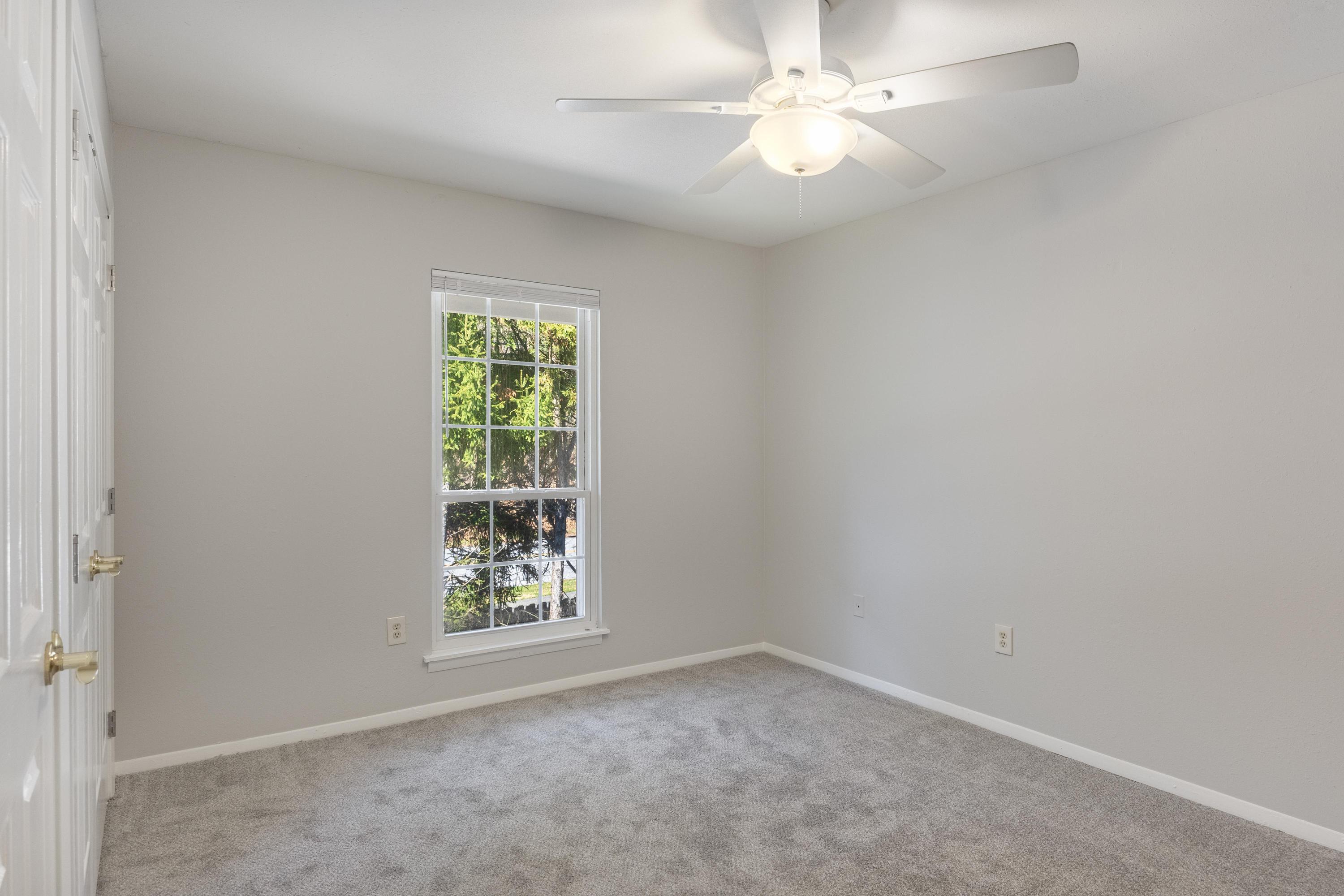 900 Mountain Creek Road, Unit E71 Chattanooga, TN 37405 - Photo 21 of 46 2026_02_February_900_Mountain_Creek_Rd_0