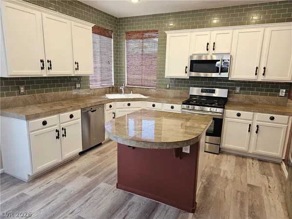 $2,250 | 10915 Vista Marbella Avenue, Las Vegas, NV 89144