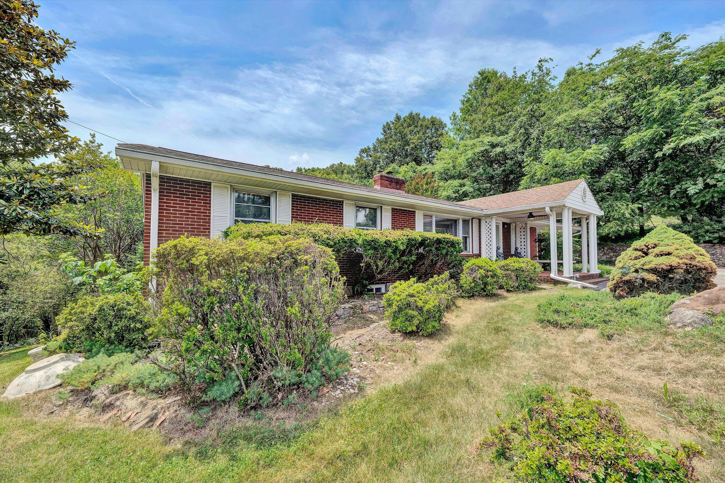 4506 Rosecrest Road Roanoke, VA 24018 - Photo 3 of 49 03-DSC00250