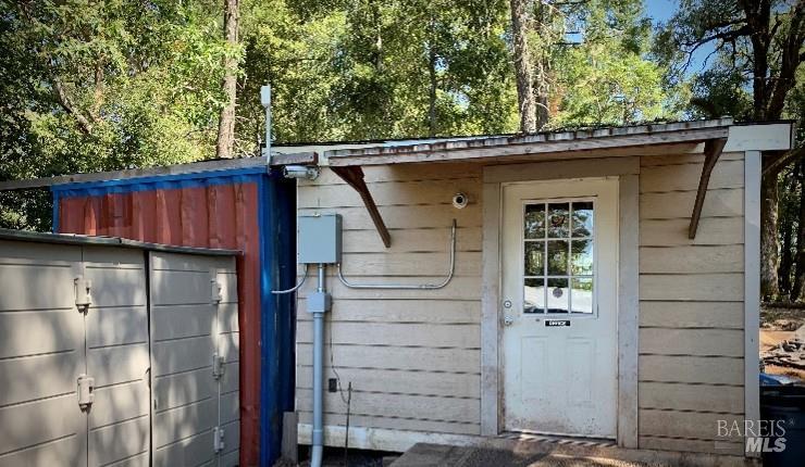 37600 Highway 101 Willits, CA 95490 - Photo 20 of 22 a view of a small house