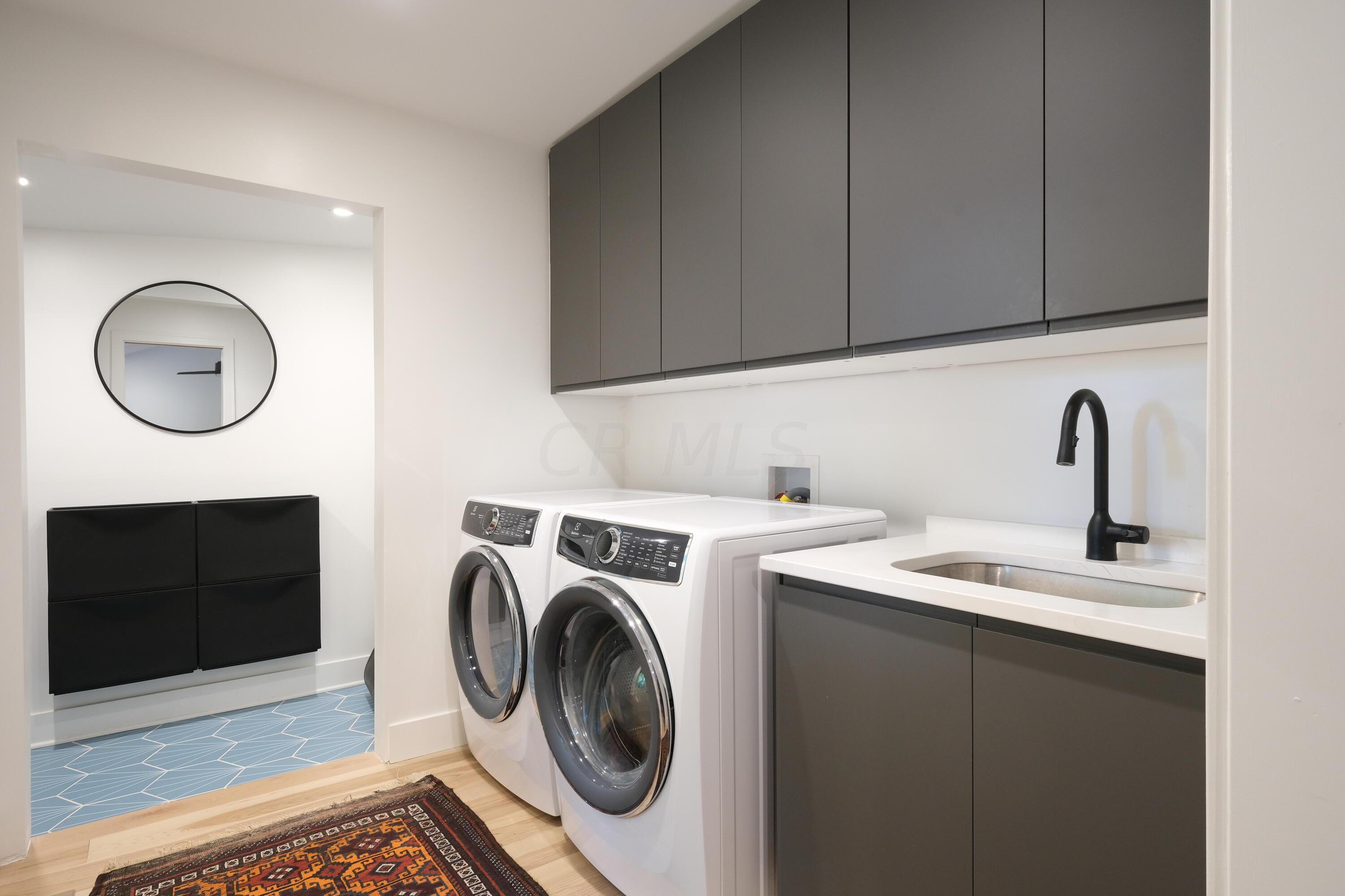 3049 Leeds Road Columbus, OH 43221 - Photo 12 of 16 Laundry Room