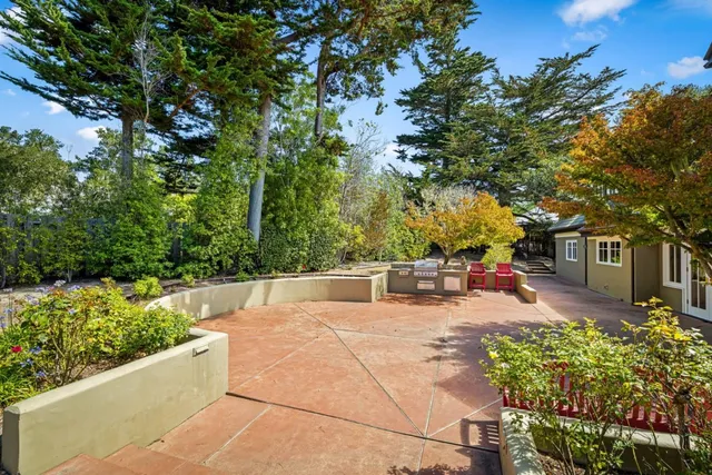 a view of a basketball court