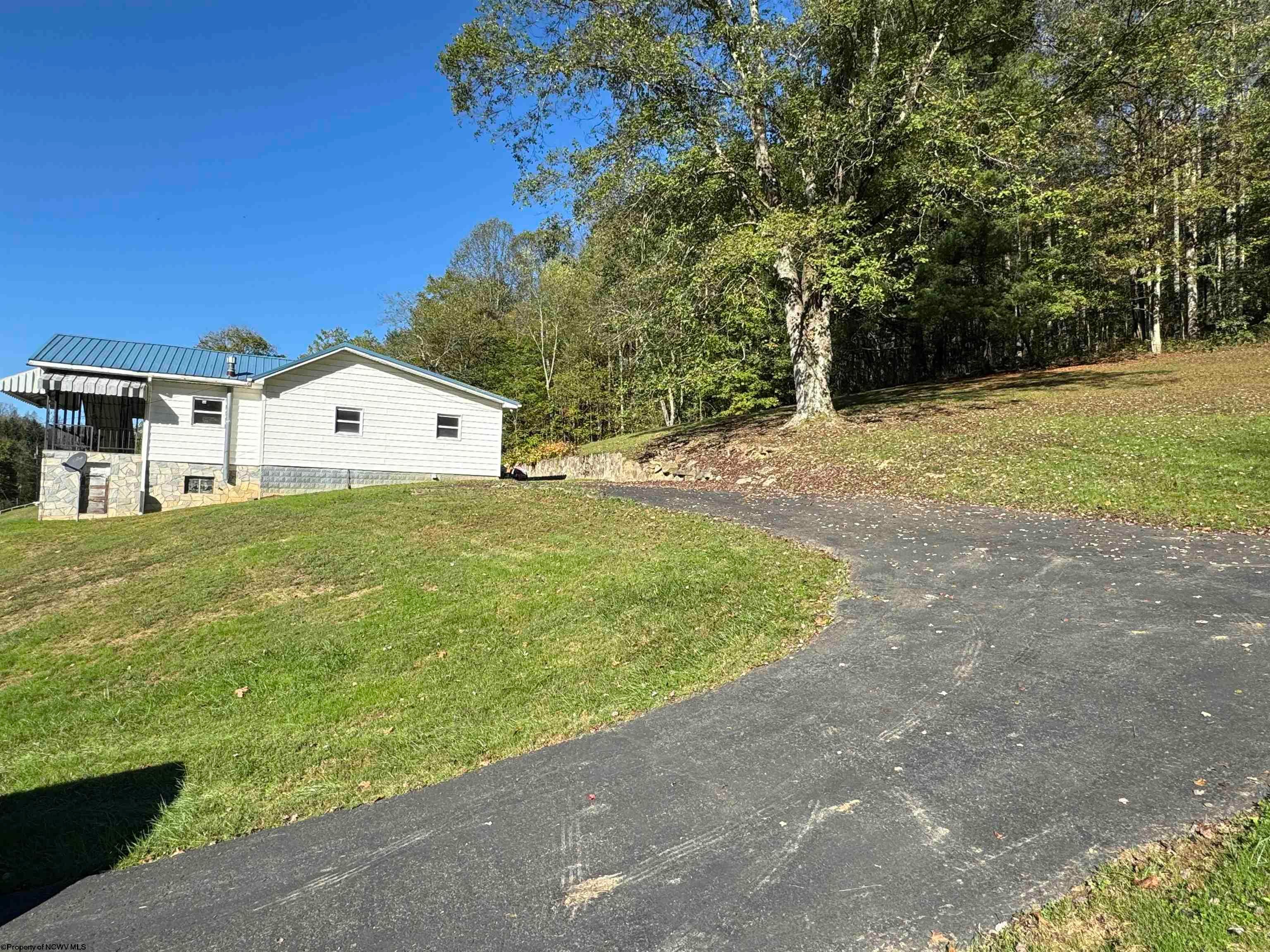 259 Jesse's Run Road Fairview, WV 26570 - Photo 3 of 22 Gallery Image 3
