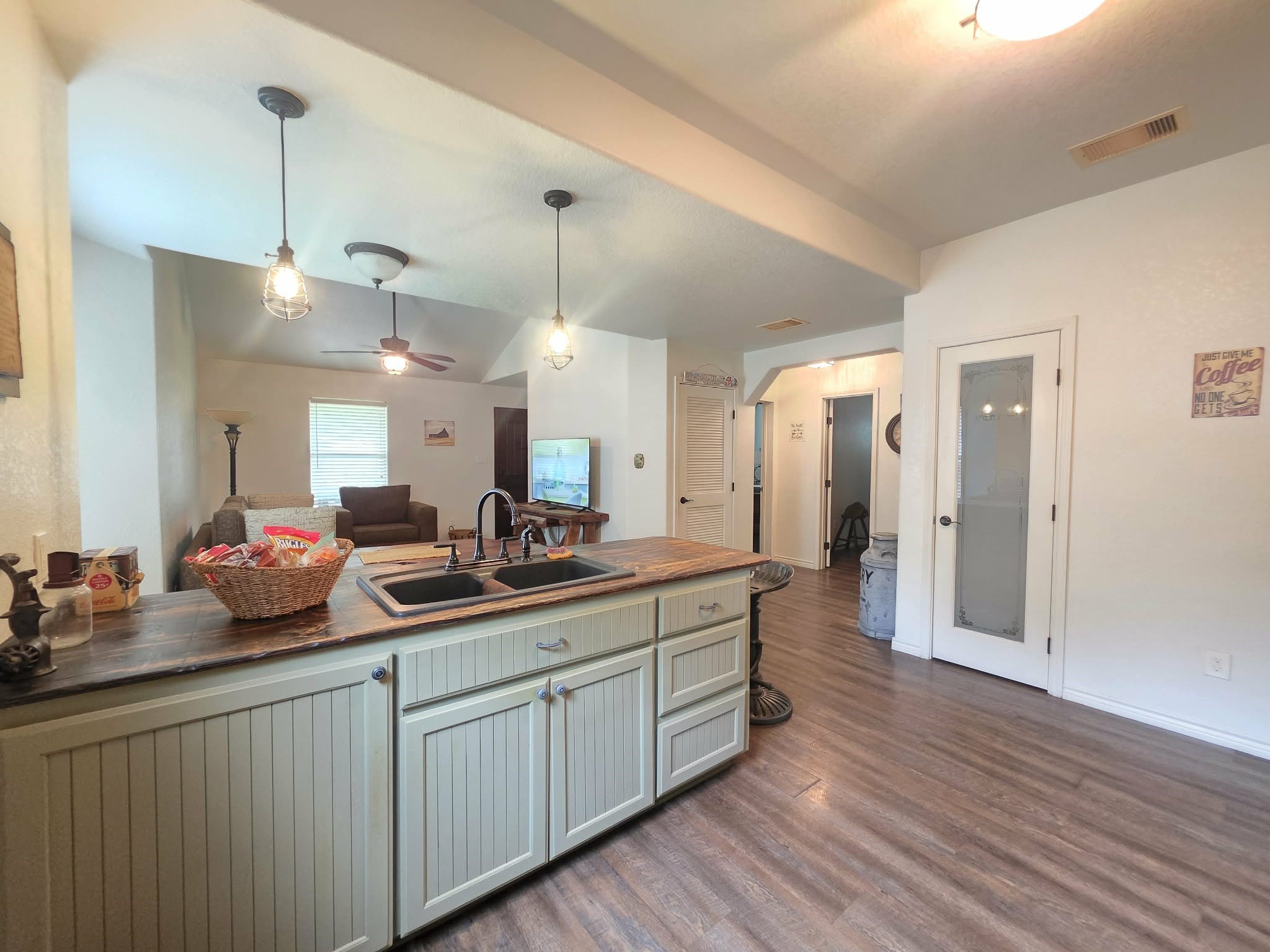 1316 Rampart Street Bay City, TX 77414 - Photo 2 of 12