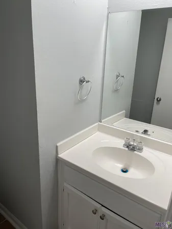 $875 | 5124 Brightside View Drive, Unit 3, Baton Rouge, LA 70820