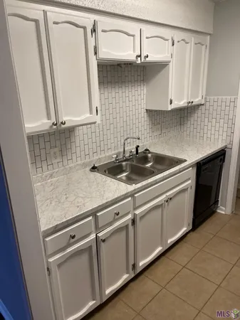 $875 | 5124 Brightside View Drive, Unit 3, Baton Rouge, LA 70820
