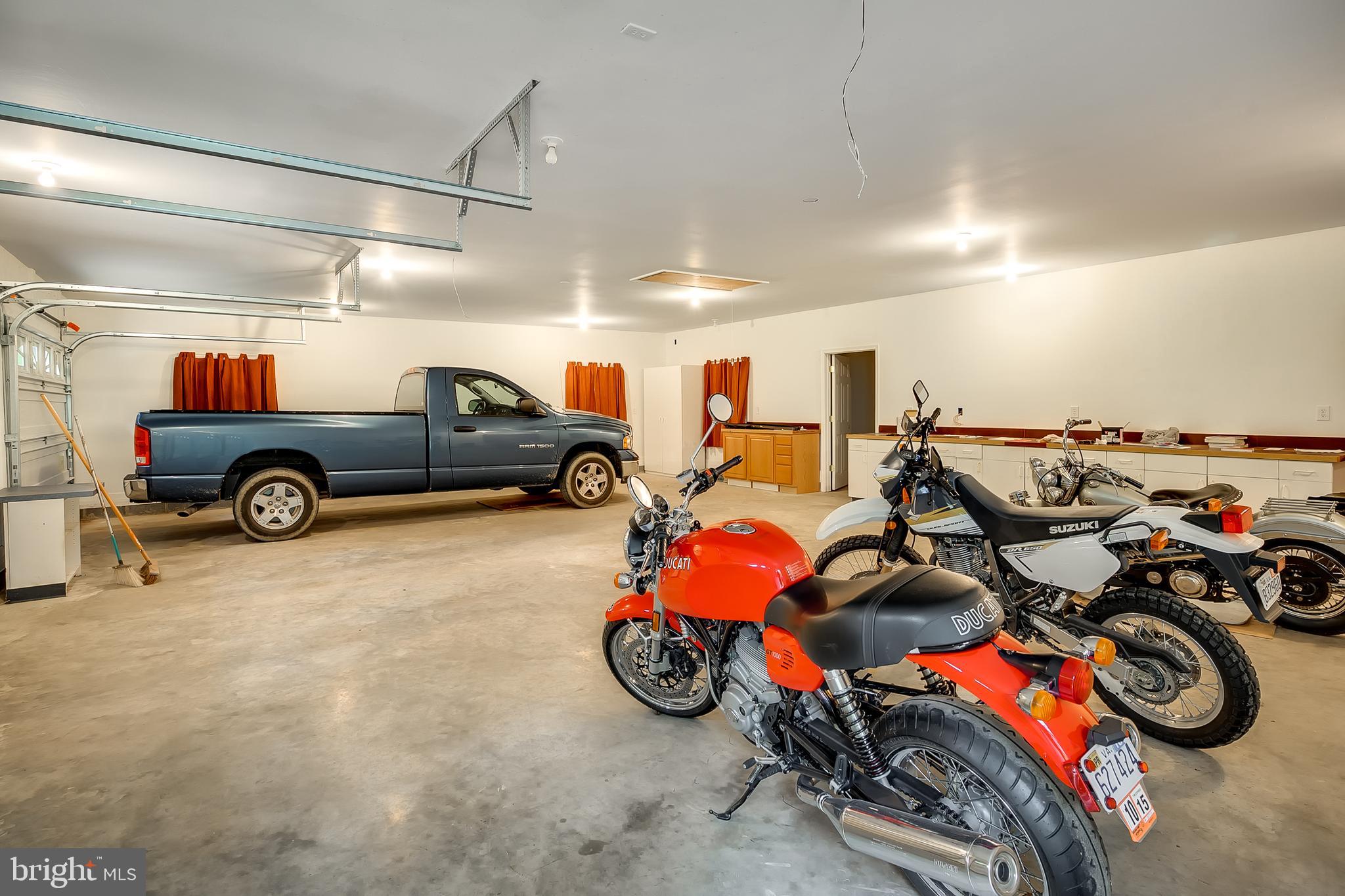 1504 New Hope Road Cross Junction, VA 22625 - Photo 34 of 35 a view of car garage