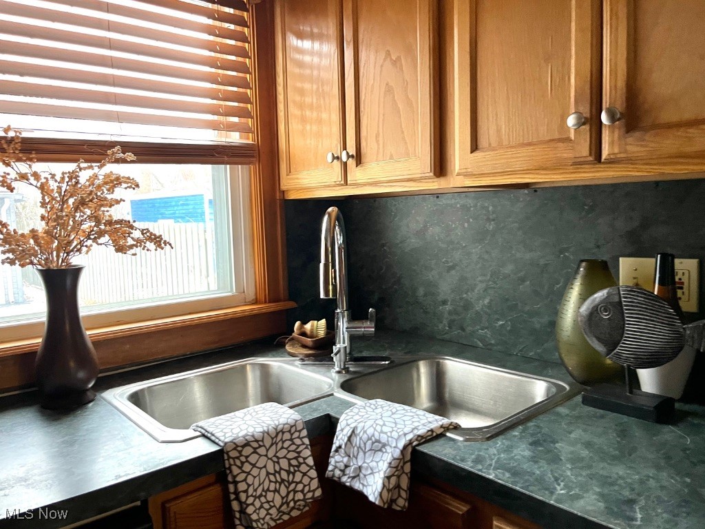 2035 Rossmoor Road Cleveland Heights, OH 44118 - Photo 14 of 40 Gallery Image 14