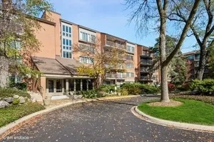 $439,900 | 22 Park Lane, Unit 220, Park Ridge, IL 60068
