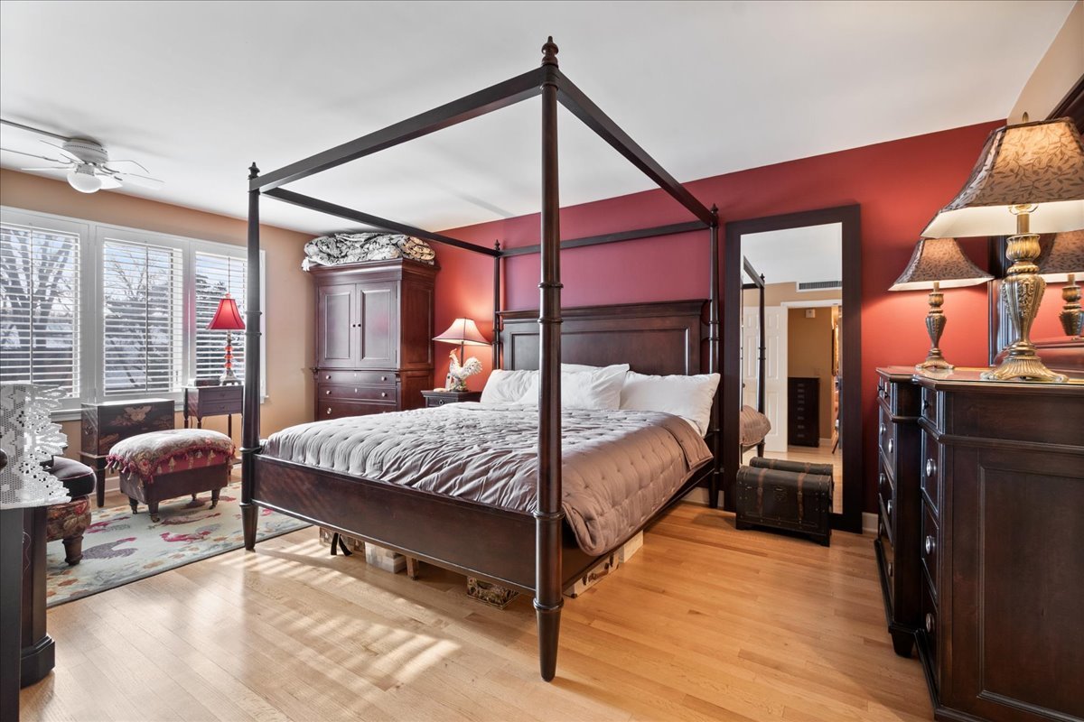 22 Park Lane, Unit 220 Park Ridge, IL 60068 - Photo 12 of 34