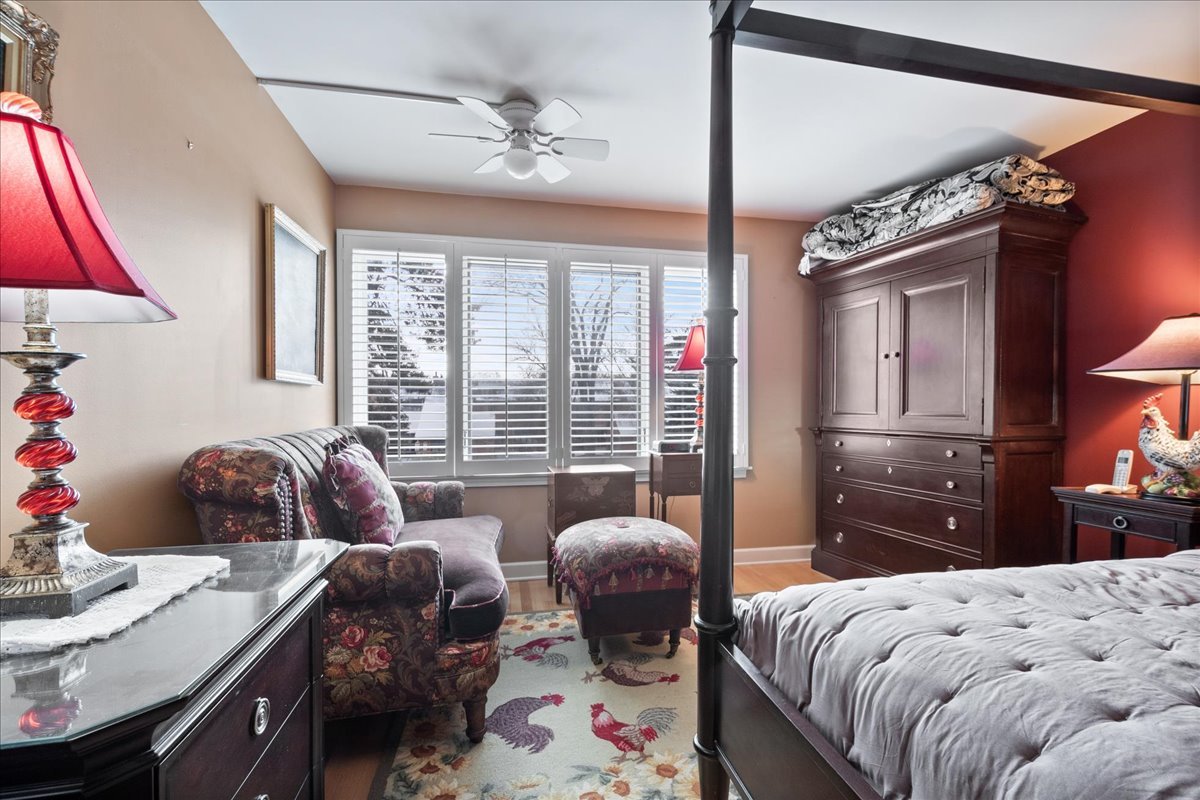 22 Park Lane, Unit 220 Park Ridge, IL 60068 - Photo 13 of 34