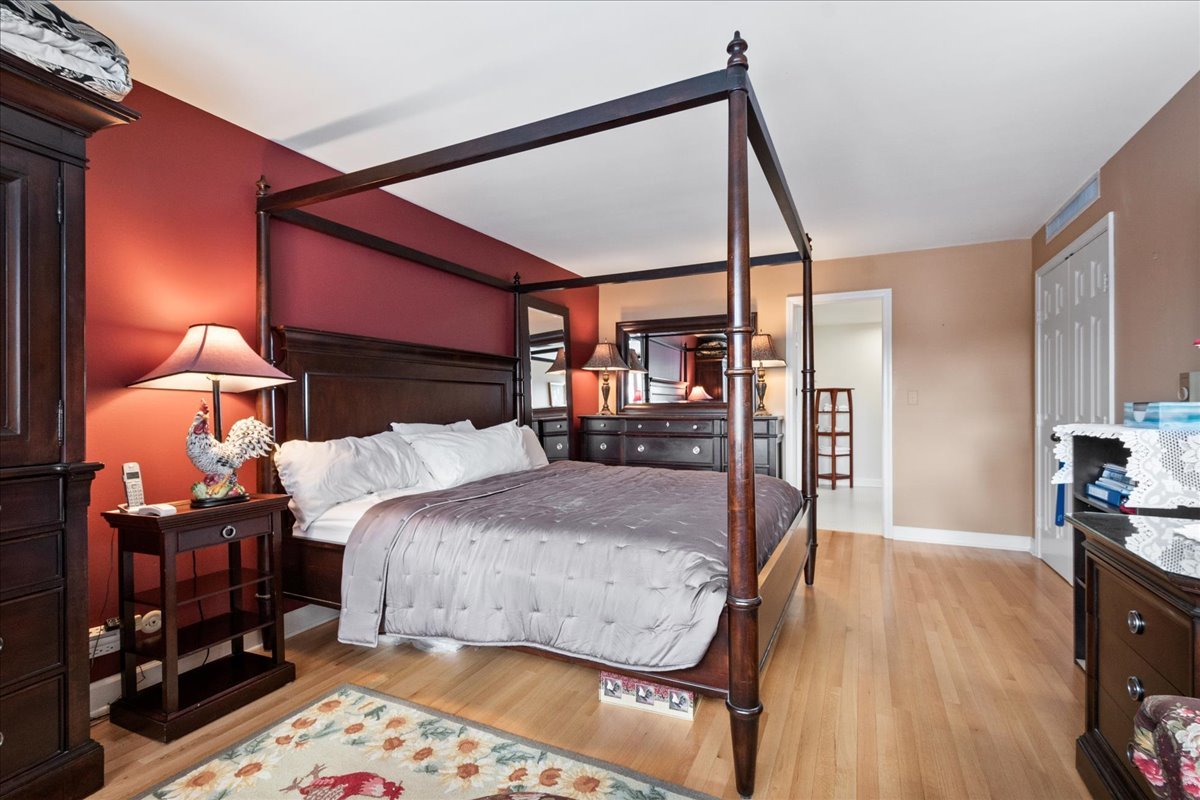 22 Park Lane, Unit 220 Park Ridge, IL 60068 - Photo 14 of 34