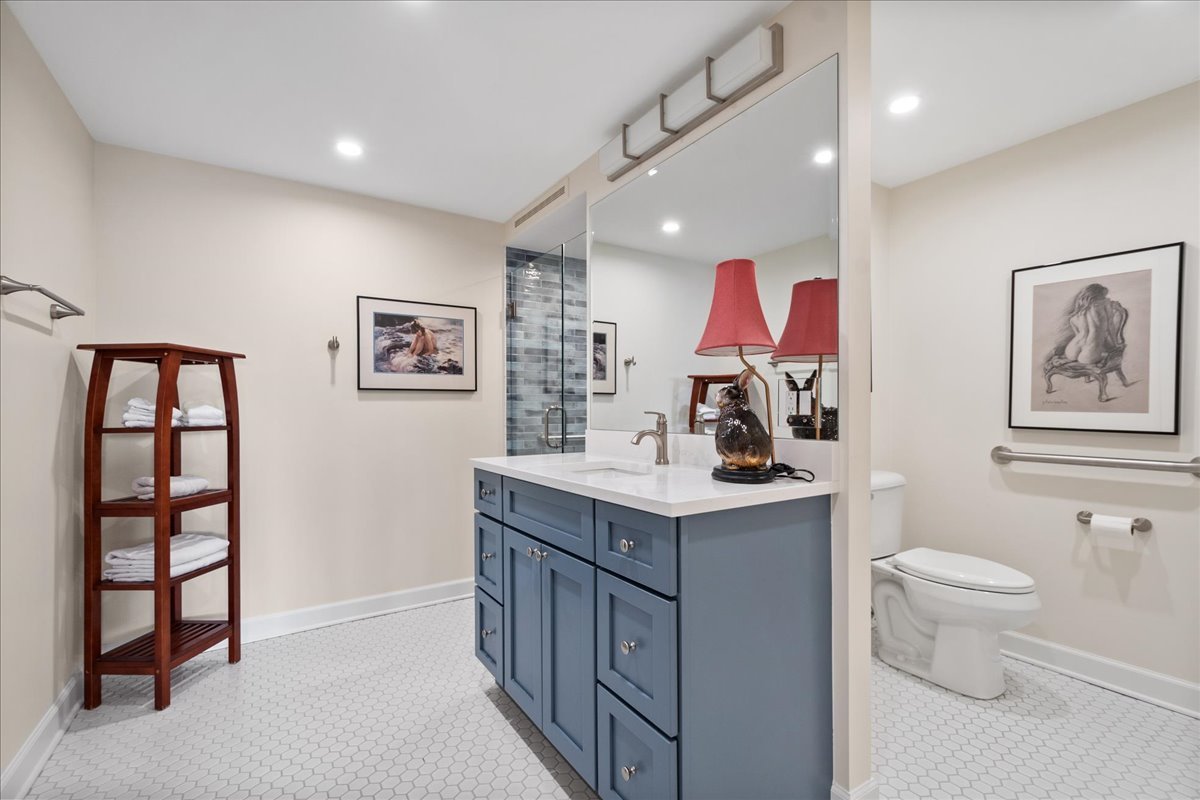 22 Park Lane, Unit 220 Park Ridge, IL 60068 - Photo 15 of 34