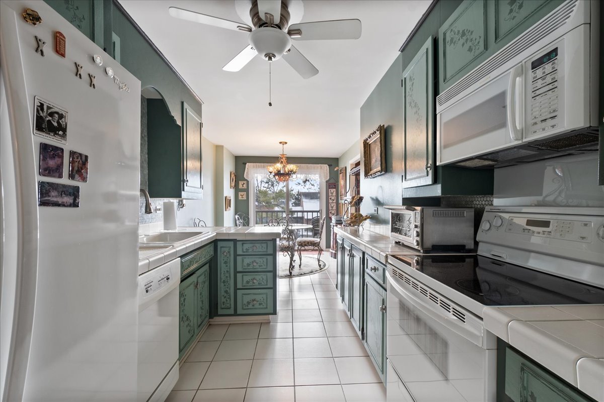 22 Park Lane, Unit 220 Park Ridge, IL 60068 - Photo 19 of 34