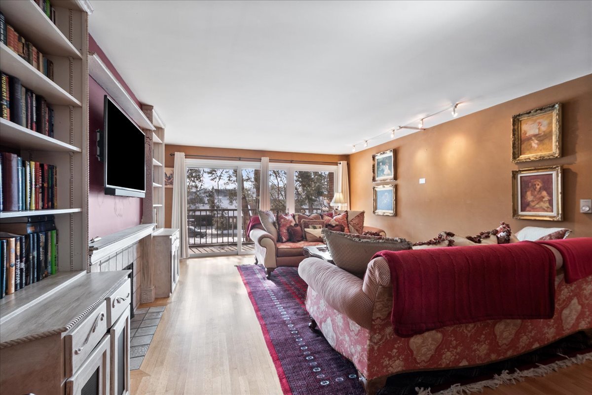 22 Park Lane, Unit 220 Park Ridge, IL 60068 - Photo 6 of 34