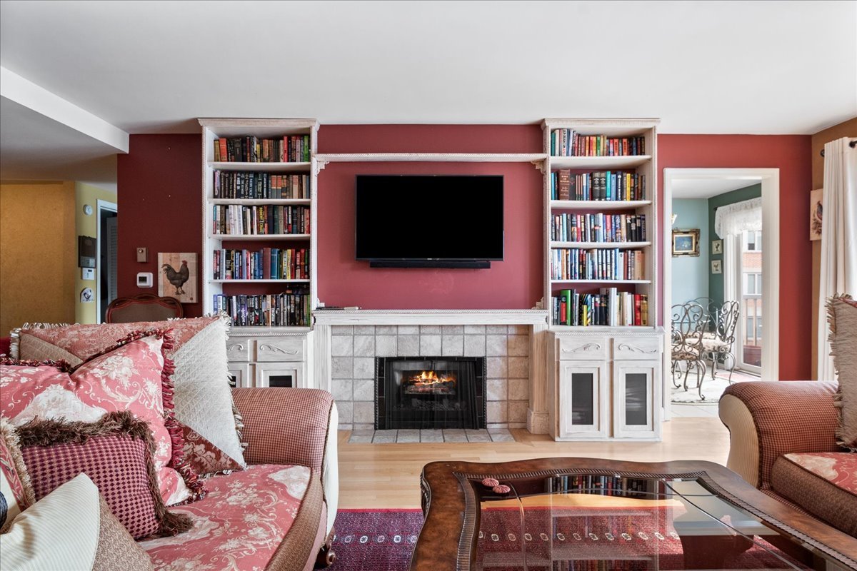 22 Park Lane, Unit 220 Park Ridge, IL 60068 - Photo 8 of 34