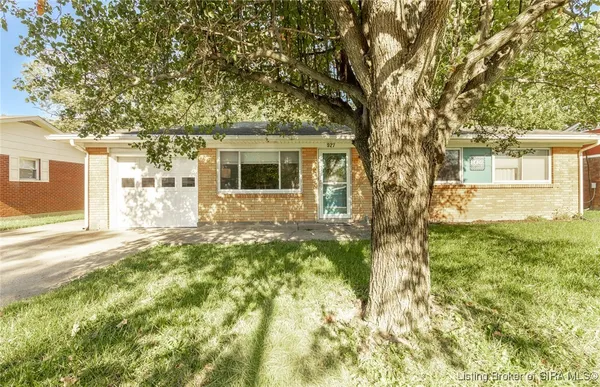 $212,000 | 927 Silverwood Drive, Clarksville, IN 47129