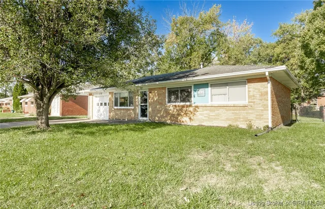 $217,900 | 927 Silverwood Drive, Clarksville, IN 47129