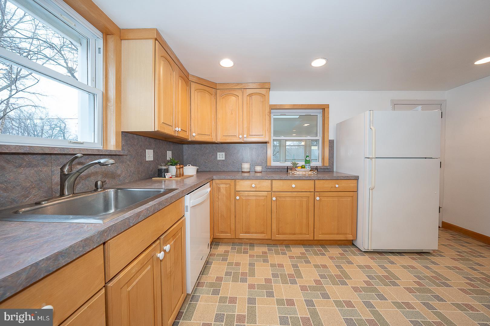 329 St James Road West Chester, PA 19380 - Photo 13 of 46