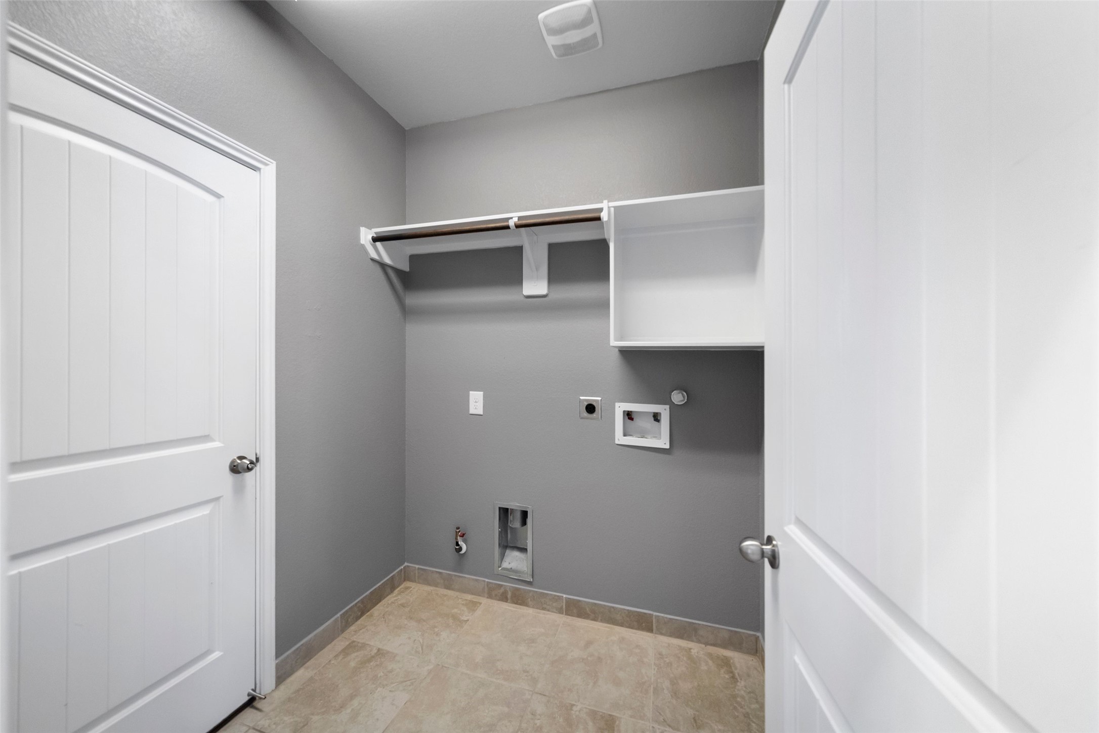 21674 Tea Tree Olive Place Porter, TX 77365 - Photo 6 of 24 Utility room with a washer and dryer! Not shown on the photo