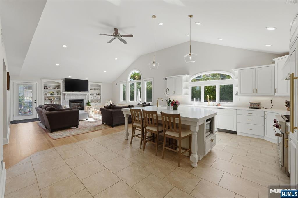 14 Congress Road Emerson, NJ 07630 - Photo 5 of 22