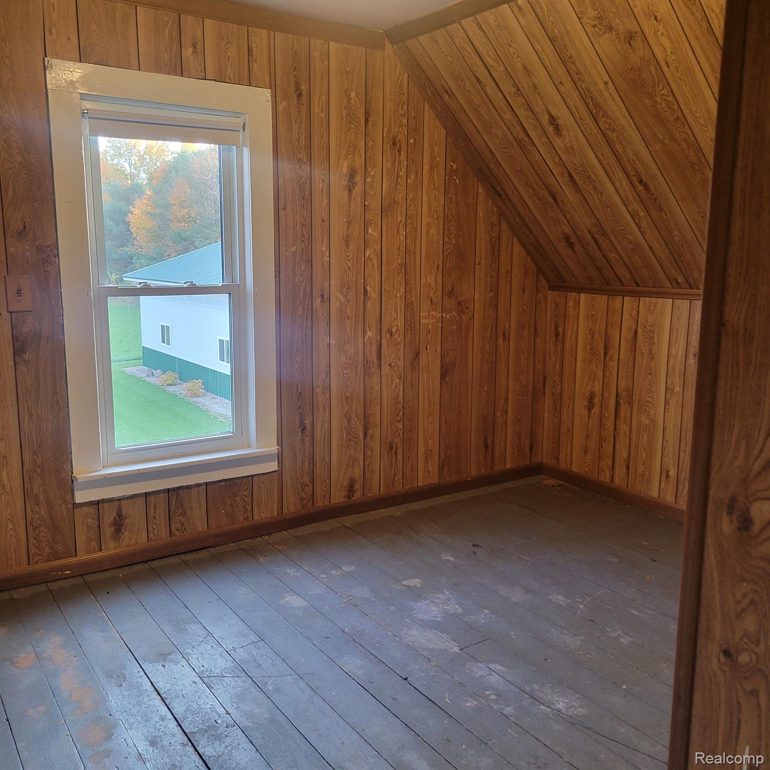 5782 Lyons Road Imlay City, MI 48444 - Photo 18 of 47 2ND LEVEL LOFT/LANDING AREA