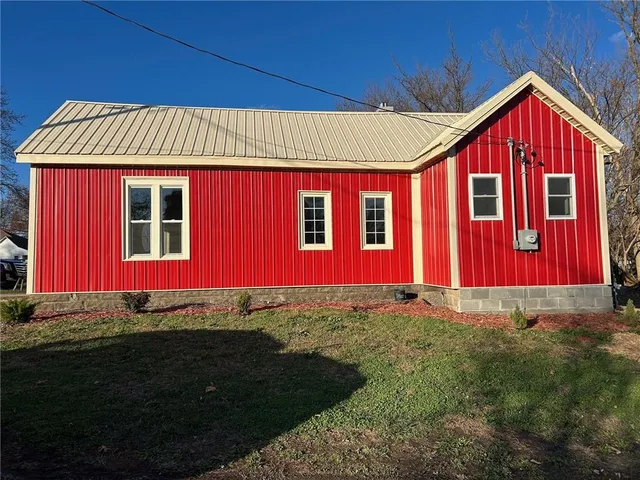 $195,000 | 607 South Pine Street, Holden, MO 64040