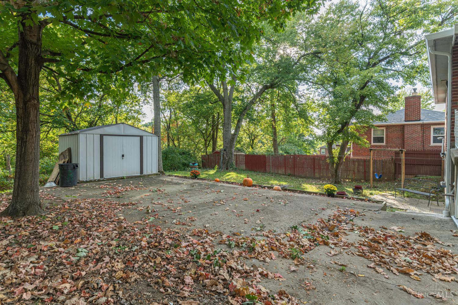 2361 East Galbraith Road Reading, OH 45237 - Photo 24 of 39
