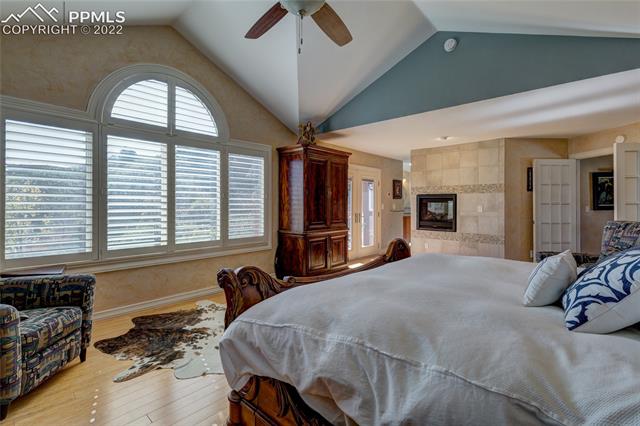 4275 Star Ranch Road Colorado Springs, CO 80906 - Photo 22 of 38 Master bedroom