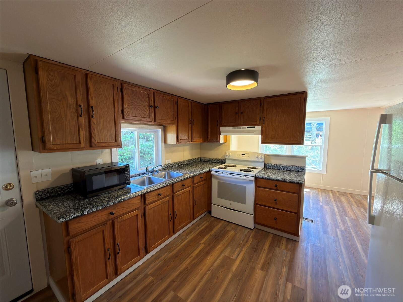 274 Deer Park Road Port Angeles, WA 98362 - Photo 4 of 26