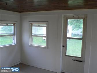 512 South Old Mill Road Dover, DE 19901 - Photo 8 of 12 Sun Room