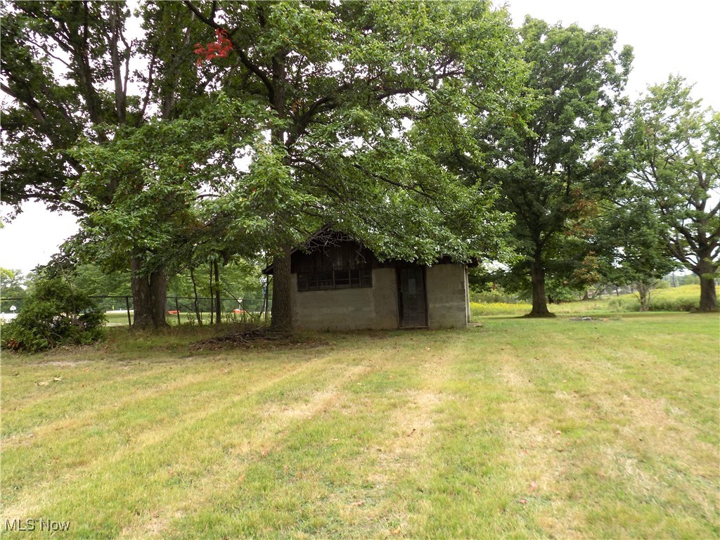 2380 West Pleasant Valley Road Parma, OH 44134 - Photo 38 of 38 View of yard with an outdoor structure