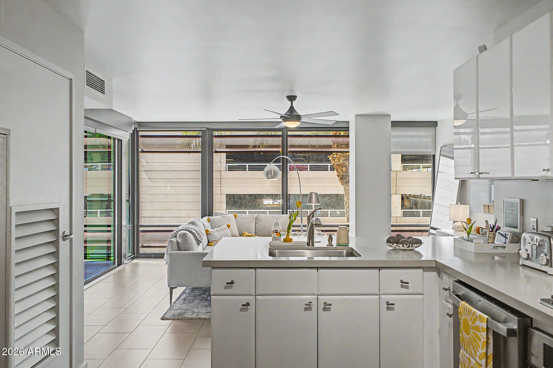 4808 North 24th Street, Unit 426 Phoenix, AZ 85016 - Photo 10 of 44 Kitchen
