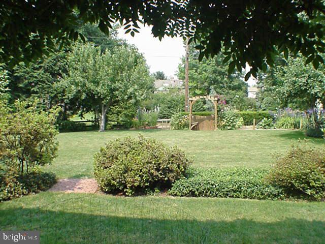 1012 Tracy Road Lancaster, PA 17601 - Photo 4 of 16