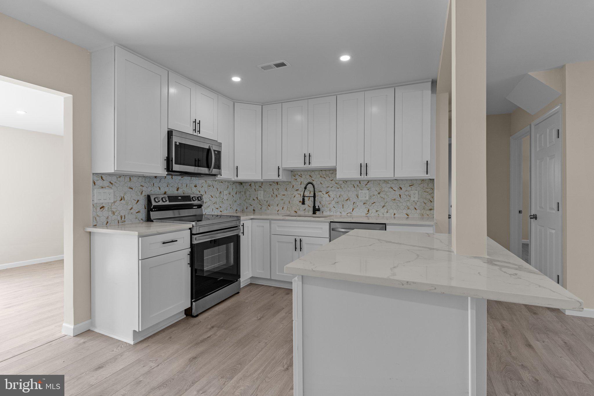 2 Ironwood Road Levittown, PA 19057 - Photo 8 of 32 Gallery Image 8